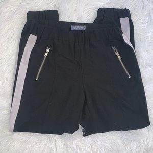🔸 Guess - Jogger Pants